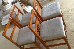conjunto-de-cadeiras-em-madeira-amendoin11