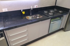 cozinha-Gris-com-branco-brilhante-com-cristaleira22