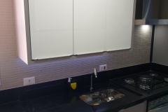 cozinha-Gris-com-branco-brilhante-com-cristaleira23