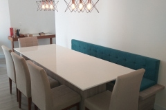 mesa-Jantar-com-banco-em-veludo-tampo-de-vidro17