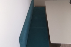 mesa-Jantar-com-banco-em-veludo-tampo-de-vidro4