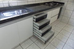 pia-com-cooktop-preto-e-branco4