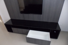 Rack-preto-lacca-com-painel-Norus4